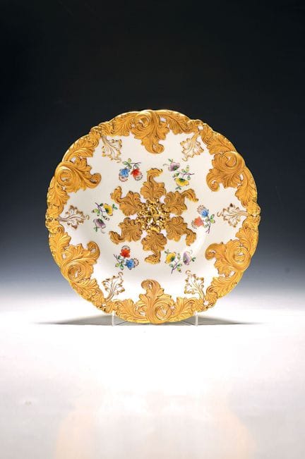 Plato decorativo, Meissen, siglo XX, dorado mate y