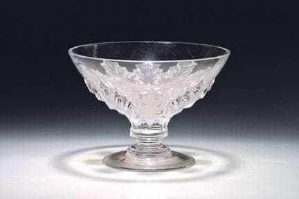 Copa, Lalique France, siglo XX, cristal moldeado i