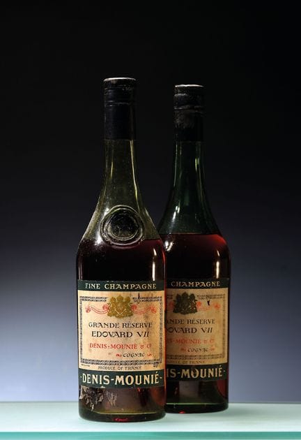 5 bouteilles de Denis Mounie Grand Réserve, cognac
