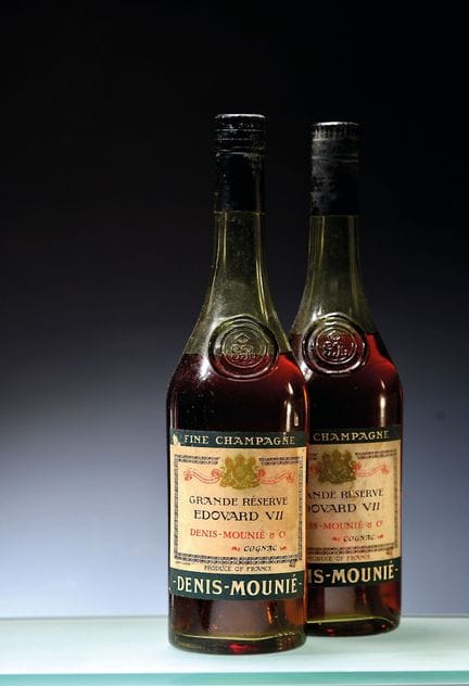5 bouteilles de Denis Mounie Grand Réserve, cognac