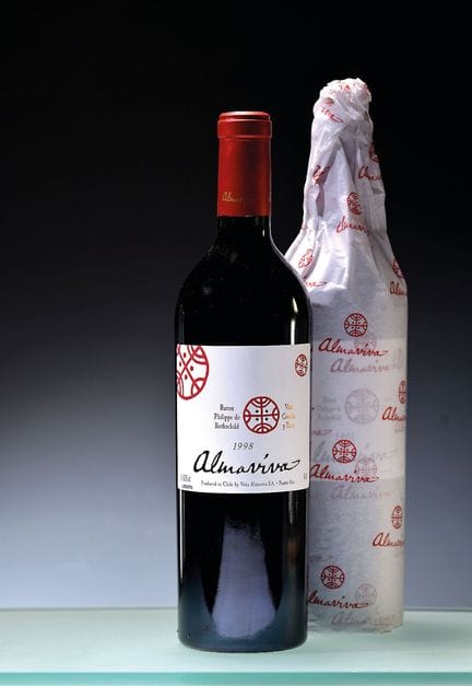 2 caisses de 12 bouteilles de Vina Almaviva 1998, 