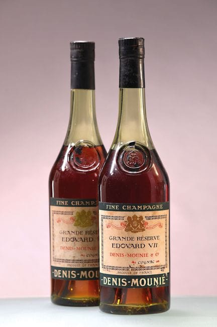 5 bouteilles de Denis Mounie Grand Réserve, cognac