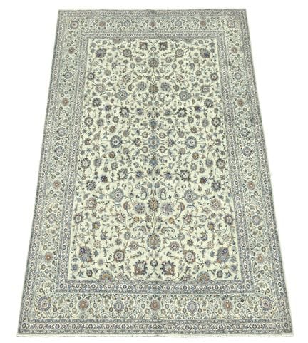 Un tappeto di Kashan, di circa 422 x 320 cm