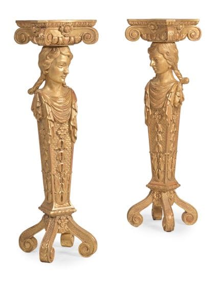 COPPIA DI TORCIERE FIGURATIVE IN LEGNO INTORNIATO 