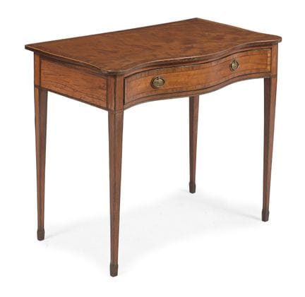 MESA AUXILIAR DE LA ÉPOCA DE JORGE III, DE MADERA 