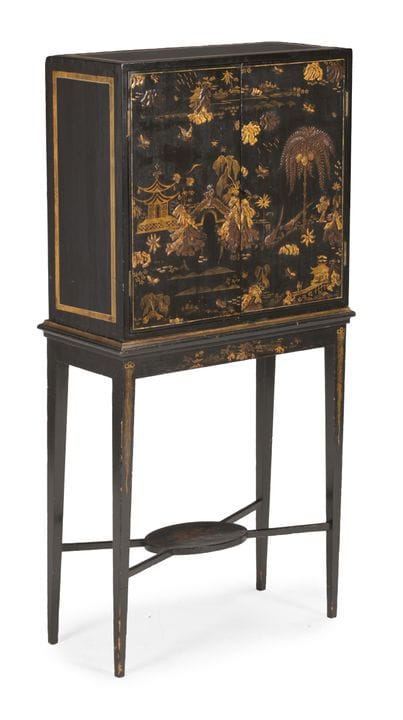 ARMADIO IN STILE REGENCY CON FINITURA IN LACCATO N