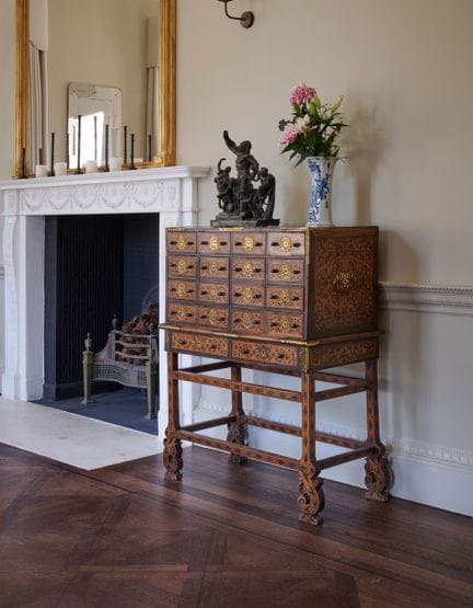 ARMOIRE SUR PIED OU « CONTADOR » EN PALISSANDRE IN