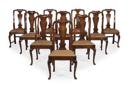 ENSEMBLE ASSORTI DE DIX CHAISES D'APPOINT « RED WA