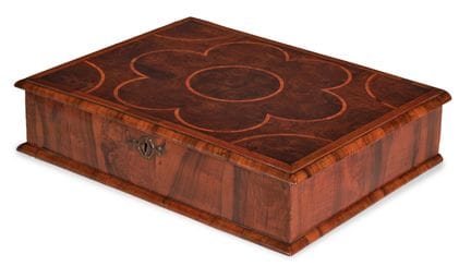 BOÎTE À DENTELLE « WILLIAM &amp; MARY OLIVEWOOD » 