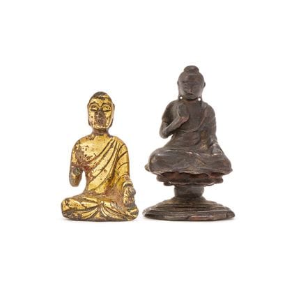 Une  rare figurine chinoise en bronze doré représe