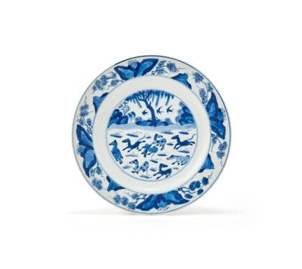 Ein chinesischer blau-weißer Teller mit dem Motiv 