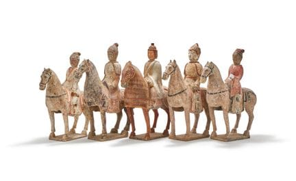 Fünf verschiedene chinesische Reiterfiguren aus Ke