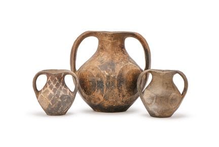 Tre anfore in ceramica nera cinese, presumibilment