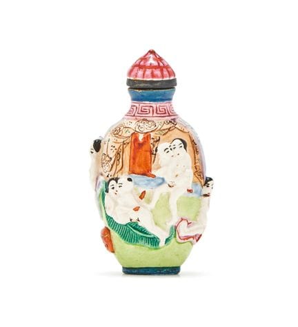Frasco de rapé chino de porcelana «Famille rose» c