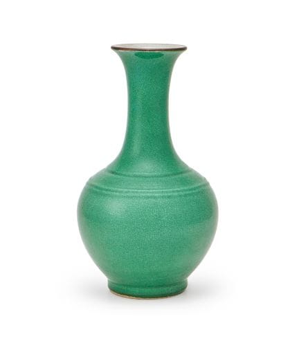 Jarrón chino con esmalte verde craquelado. Siglo X