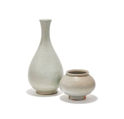 Jarrón coreano esmaltado en blanco. Dinastía Joseo