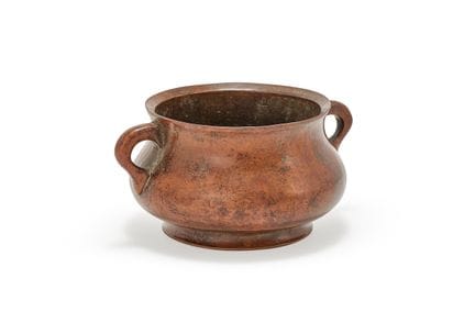 Ein chinesisches Räuchergefäß aus Bronze mit zwei 