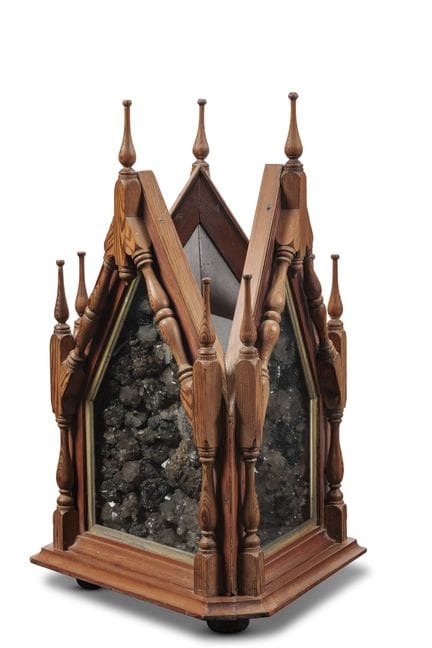 VITRINE VICTORIENNE EN PIN DES MINES ET EN VERRE P