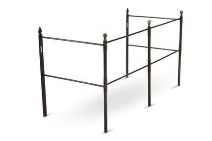 RAIL À FEU EN ACIER ET LAITON, XIXe SIÈCLE, 70 cm 