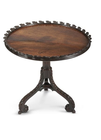 TABLE CIRCULAIRE À TROIS PIEDS EN ACJEN GEORGE II,