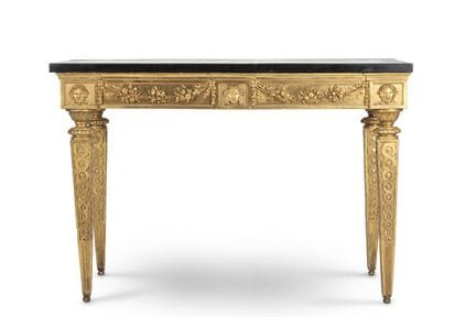 TABLE D'APPOINT ROMAINE EN BOIS DORÉ ET MARBRE D'E