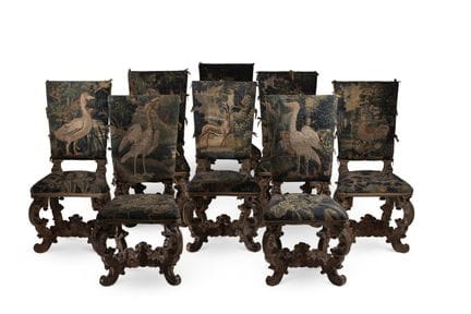 ‡ ENSEMBLE DE HUIT CHAISES ITALIENNES PEINTES ET R