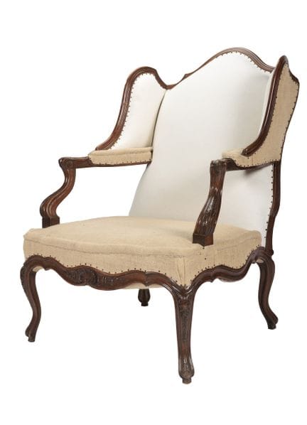 BERGÈRE EN HÊTRE À OREILLES DE STYLE LOUIS XV, FRA