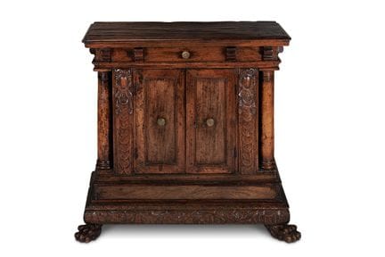 PLACARD EN NOYER DE TOSCANE, XVIIe SIÈCLE ET APRÈS