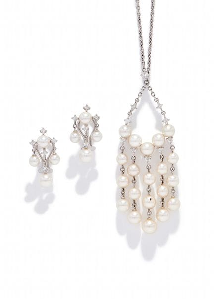 MIKIMOTO, CONJUNTO DE COLLAR CON COLGANTE DE DIAMA