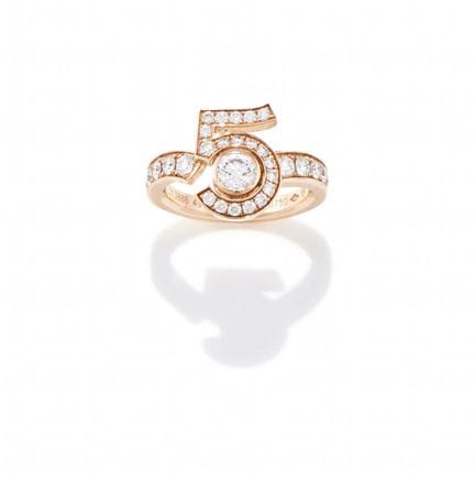 CHANEL, ANILLO «ETERNAL N.º 5» CON DIAMANTES: Diam