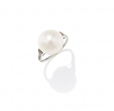 ANILLO DE PERLA NATURAL Y DIAMANTES DE PRINCIPIOS 