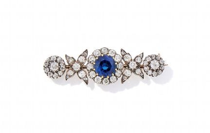 UN BROCHE DE ZAFIRO Y DIAMANTES DE LA ÉPOCA VICTOR