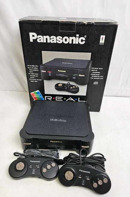 PANASONIC - 3DO. Console 3DO FZ-1 en boite avec 2 