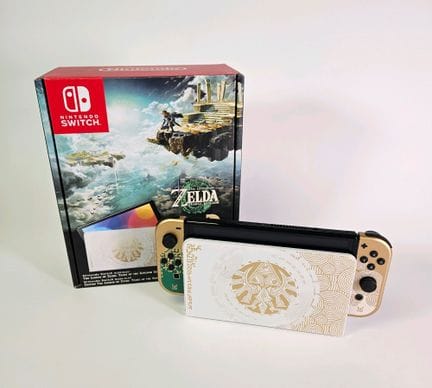 NINTENDO - SWITCH. Console Switch en boite complèt