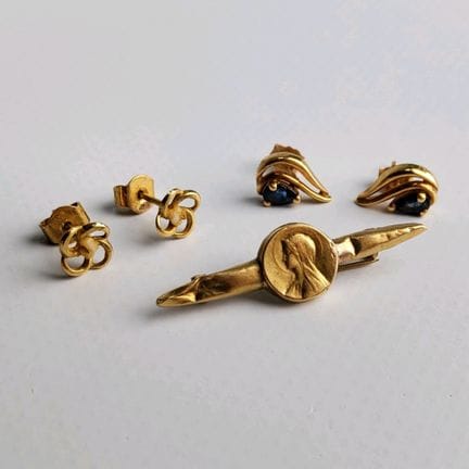 18K yellow gold (750) jewelry set including:
- 1 p