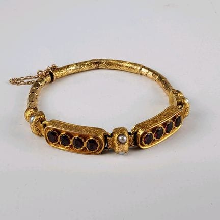 Flexible, hinged 18K yellow gold bracelet (750), c