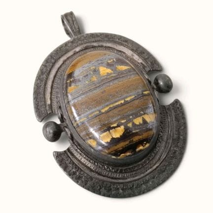 DELON. 925 sterling silver brooch-pendant with eng