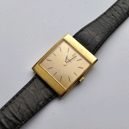OMEGA
« Tank »
Vers : 1960
Montre carrée pour homm