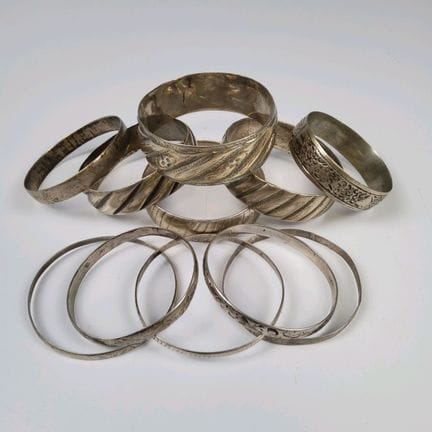 Set of 11 bangle bracelets in silver and silver pl