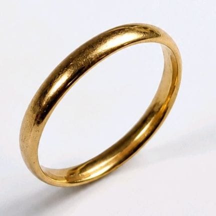 18K yellow gold wedding band (750 parts per thousa