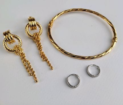 Set of 9k yellow gold jewelry (375 parts per thous