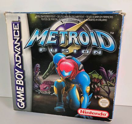 任天堂 - Game Boy Advance - 游戏：《银河战士：融合》。套装包含原装盒、说明书、