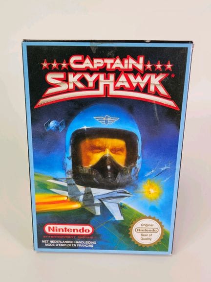 任天堂 - NES。游戏：《Captain Skyhawk》。含原装盒、说明书和游戏卡带。版本：PA