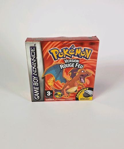 任天堂 - Game Boy Advance。游戏：《宝可梦 烈火版》。套装极为齐全，含包装盒、说明