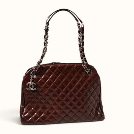 CHANEL. Borsa a tracolla "Mademoiselle" in pelle v