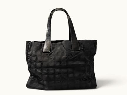 CHANEL. Borsa shopping "New Travel" in nylon jacqu