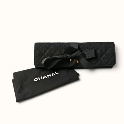CHANEL. Astuccio portagioie in tessuto trapuntato 