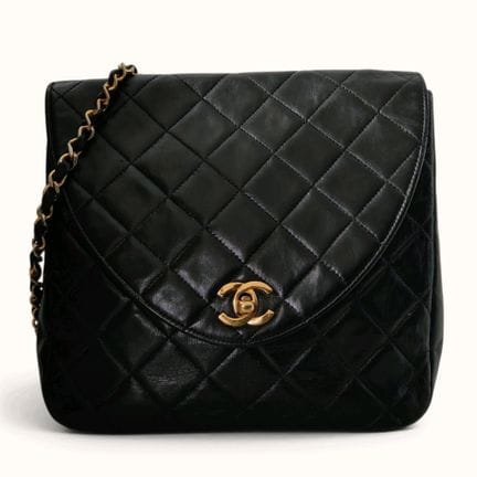 CHANEL. Borsa in agnello trapuntato nero, fodera i