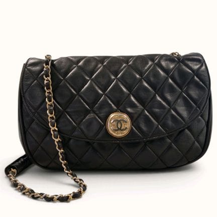 CHANEL. Borsa a tracolla in agnello blu notte trap