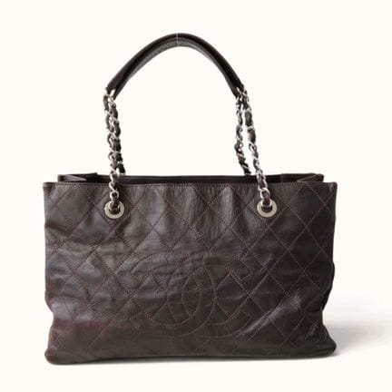 CHANEL. Borsa cabas in pelle invecchiata lucida co